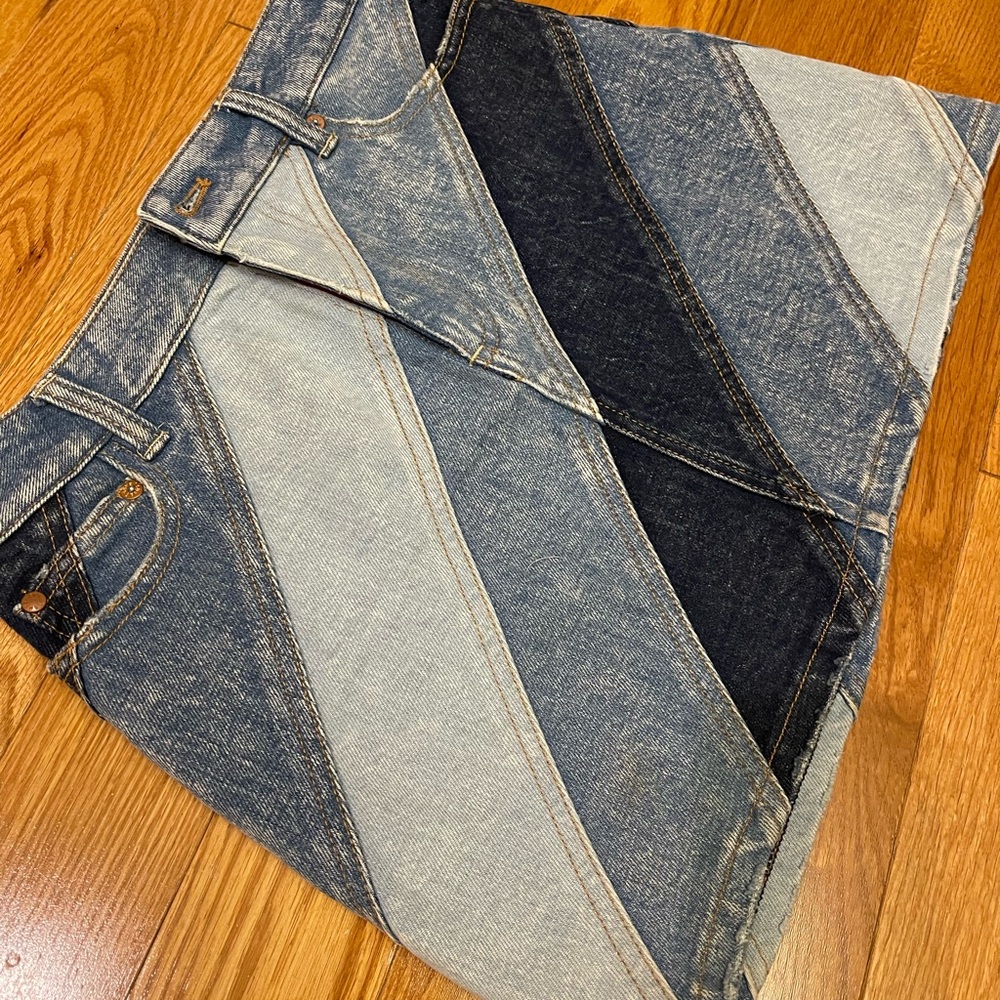 Alice + Olivia Blue Denim Jeans - Picture 7 of 13